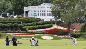 2 tied for the lead at Greenbrier golf tourney